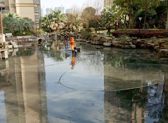 囊谦景观池淤泥清理